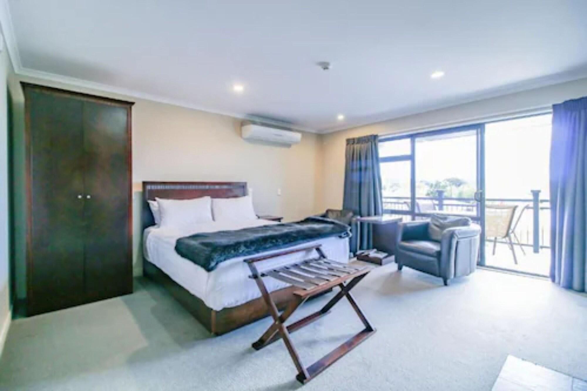 Aotea Motor Lodge Whanganui Exterior foto A room at the hotel