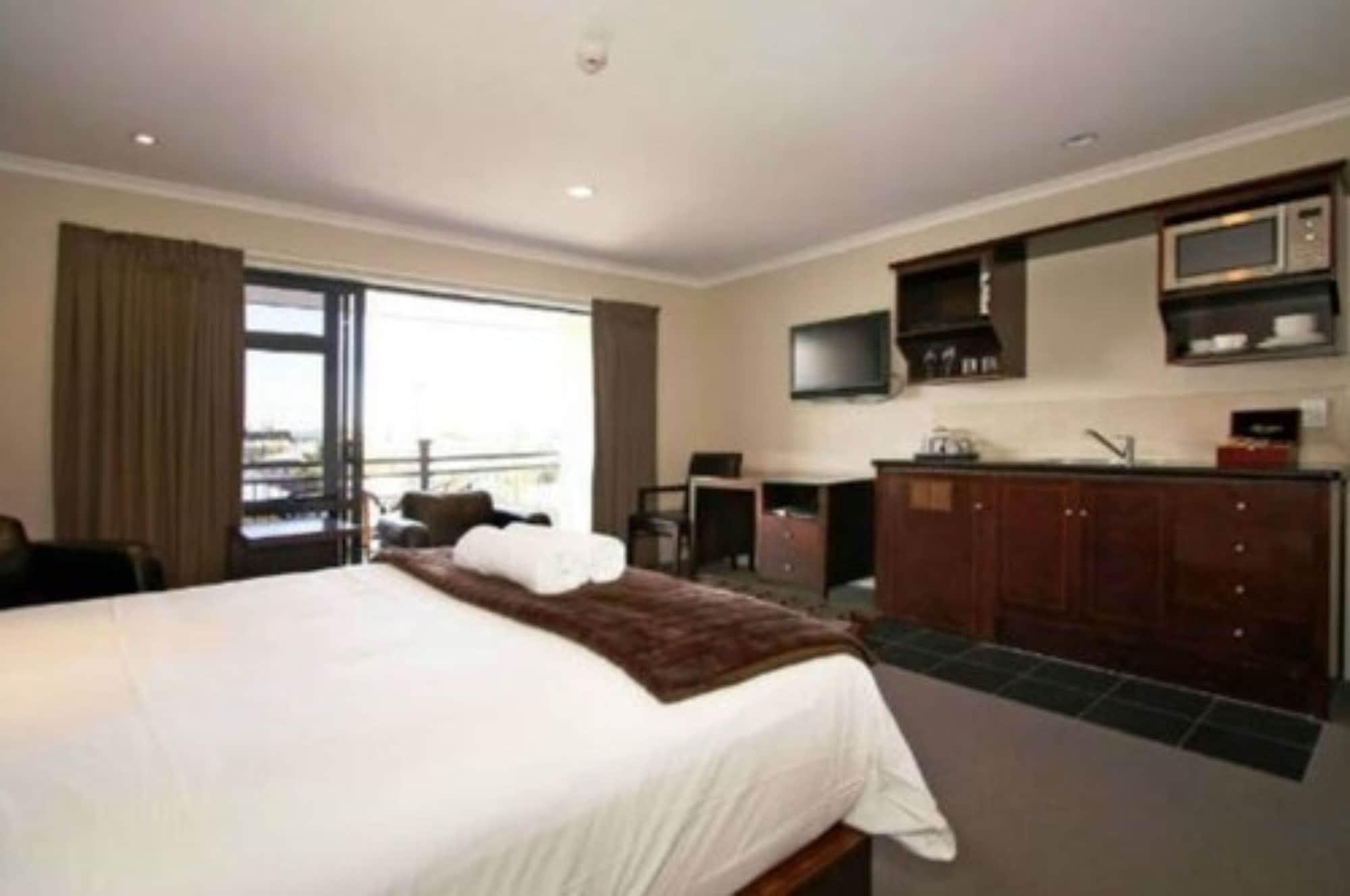 Aotea Motor Lodge Whanganui Exterior foto A studio apartment