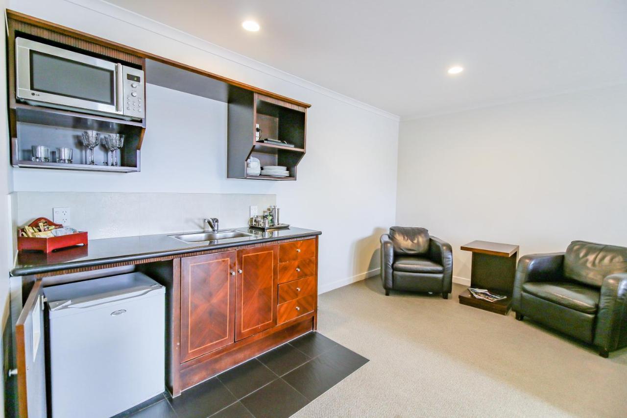 Aotea Motor Lodge Whanganui Exterior foto A typical one-bedroom apartment at the hotel