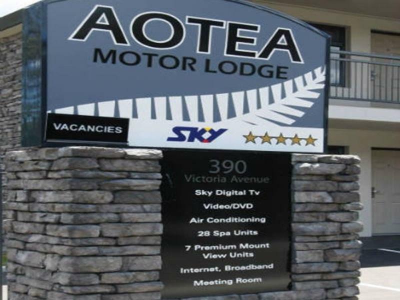 Aotea Motor Lodge Whanganui Exterior foto Sky TV advertisement on a motel